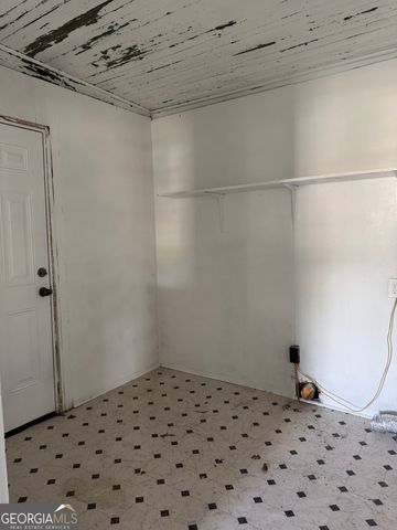 318 E 2nd Avenue, Tennille, GA 31089