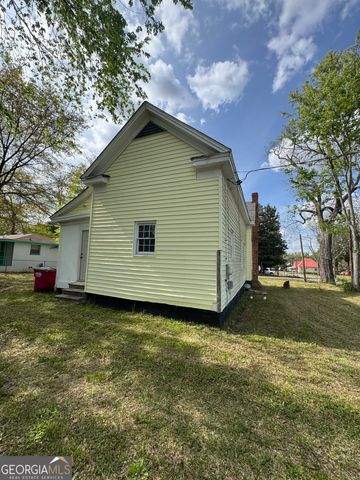 318 E 2nd Avenue, Tennille, GA 31089