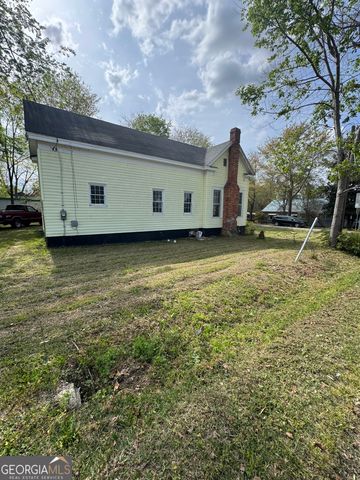 318 E 2nd Avenue, Tennille, GA 31089