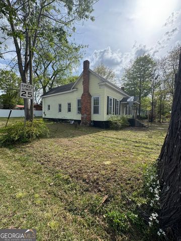 318 E 2nd Avenue, Tennille, GA 31089