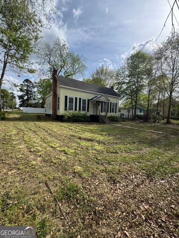 318 E 2nd Avenue, Tennille, GA 31089