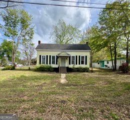 318 E 2nd Avenue, Tennille, GA 31089