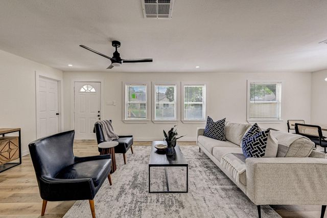 5023 Ventura Lane, Houston, TX 77021