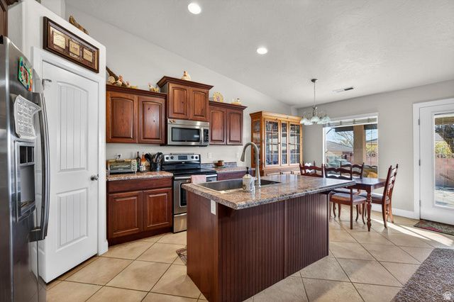 981 N PAINTED CLOUD PL, Washington, UT 84780