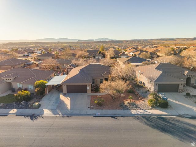 981 N PAINTED CLOUD PL, Washington, UT 84780