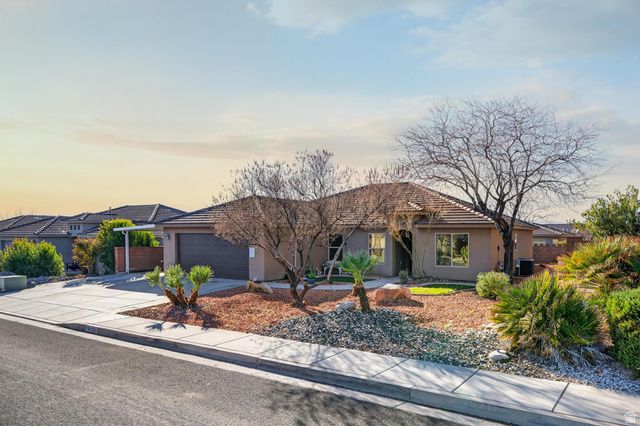 981 N PAINTED CLOUD PL, Washington, UT 84780