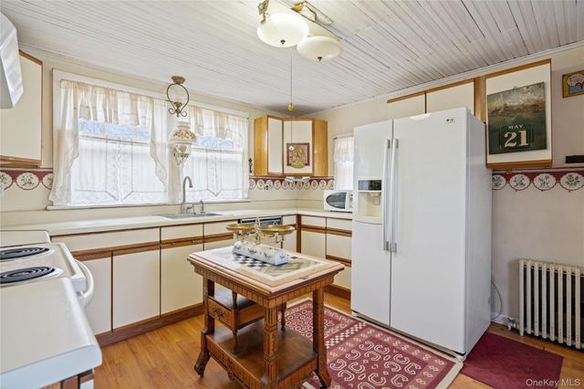 449 Montauk Highway, East Moriches, NY 11940