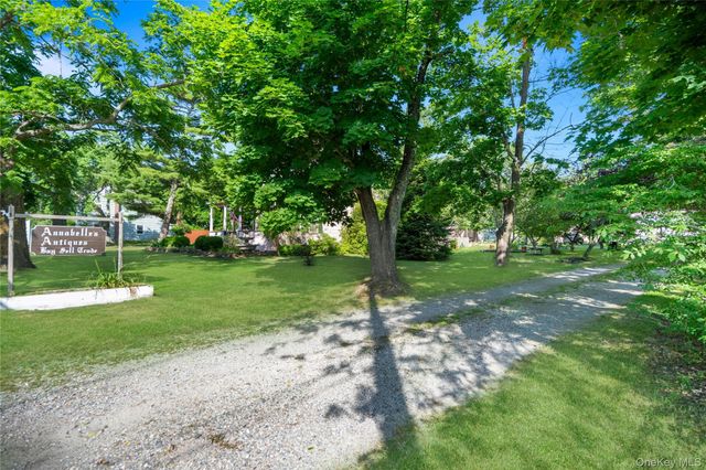 449 Montauk Highway, East Moriches, NY 11940