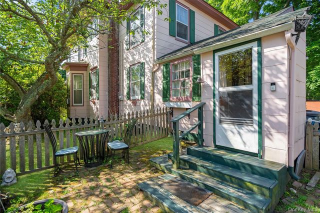 449 Montauk Highway, East Moriches, NY 11940