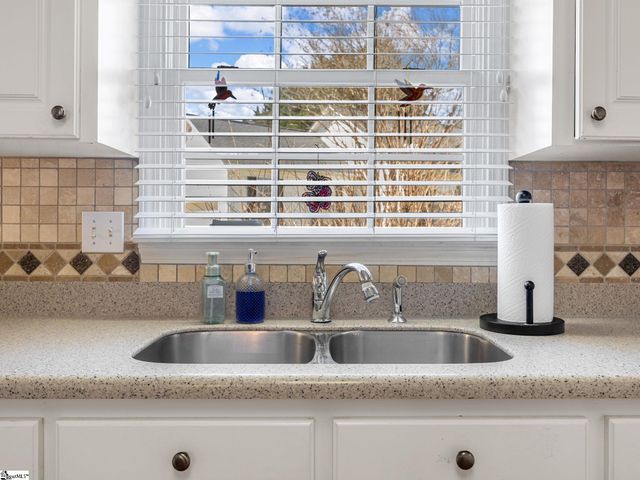 139 Cherrywood Road, Woodruff, SC 29388