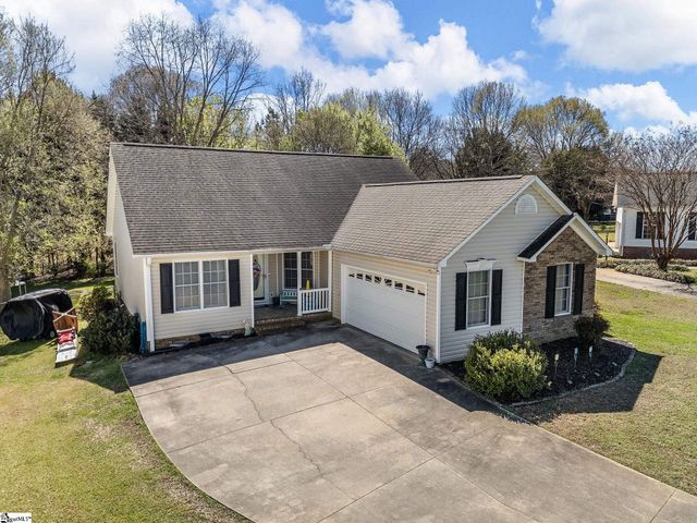 139 Cherrywood Road, Woodruff, SC 29388