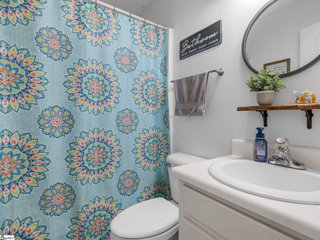 139 Cherrywood Road, Woodruff, SC 29388