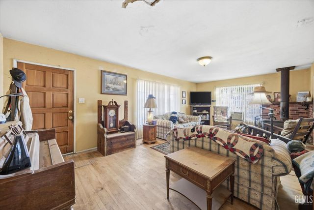 8515 Muller Road, Bakersfield, CA 93307