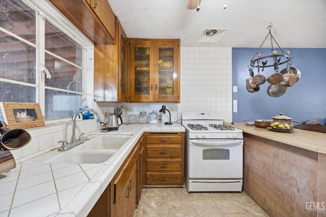 8515 Muller Road, Bakersfield, CA 93307