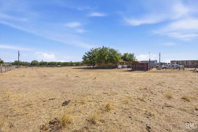 8515 Muller Road, Bakersfield, CA 93307
