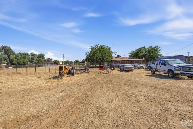 8515 Muller Road, Bakersfield, CA 93307