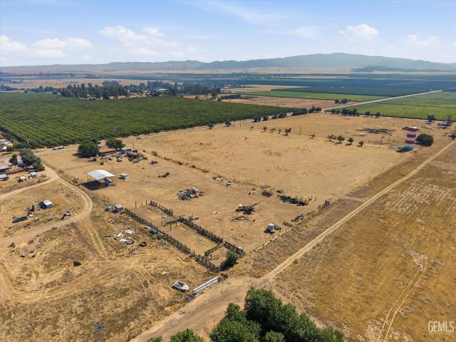8515 Muller Road, Bakersfield, CA 93307