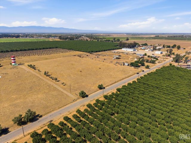 8515 Muller Road, Bakersfield, CA 93307
