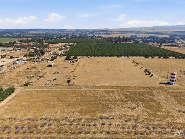 8515 Muller Road, Bakersfield, CA 93307