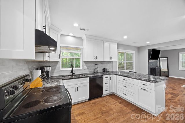 2006 Killarney Place, Charlotte, NC 28262