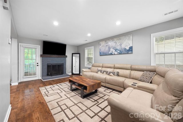 2006 Killarney Place, Charlotte, NC 28262