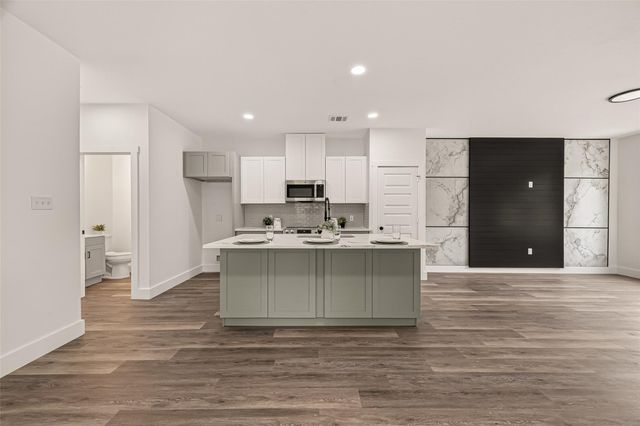 8214 Woodward Street, Houston, TX 77051