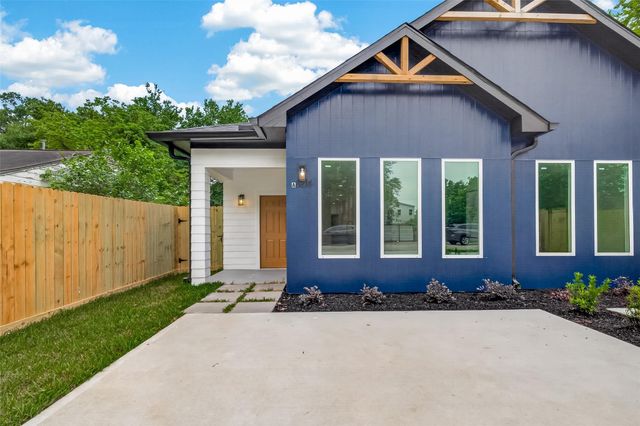 8214 Woodward Street, Houston, TX 77051