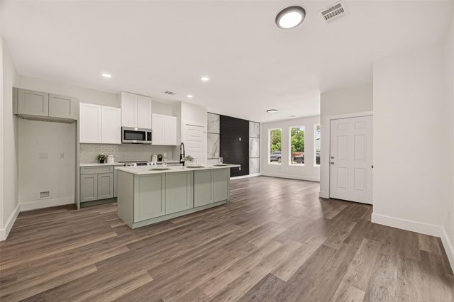 8214 Woodward Street, Houston, TX 77051