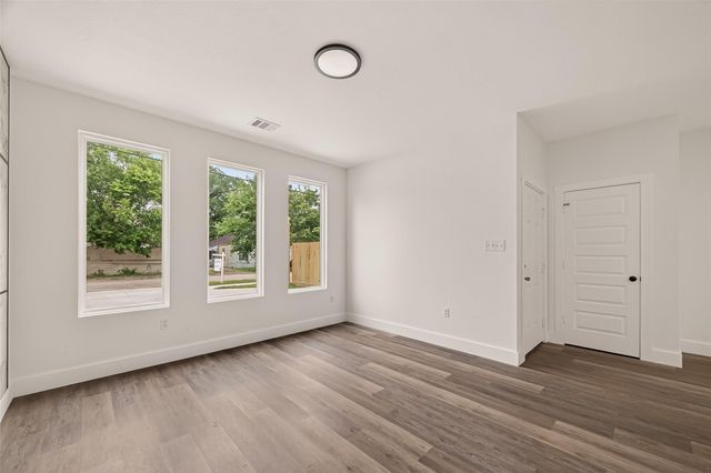 8214 Woodward Street, Houston, TX 77051