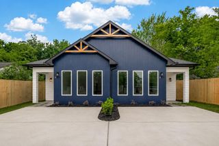 8214 Woodward Street, Houston, TX 77051