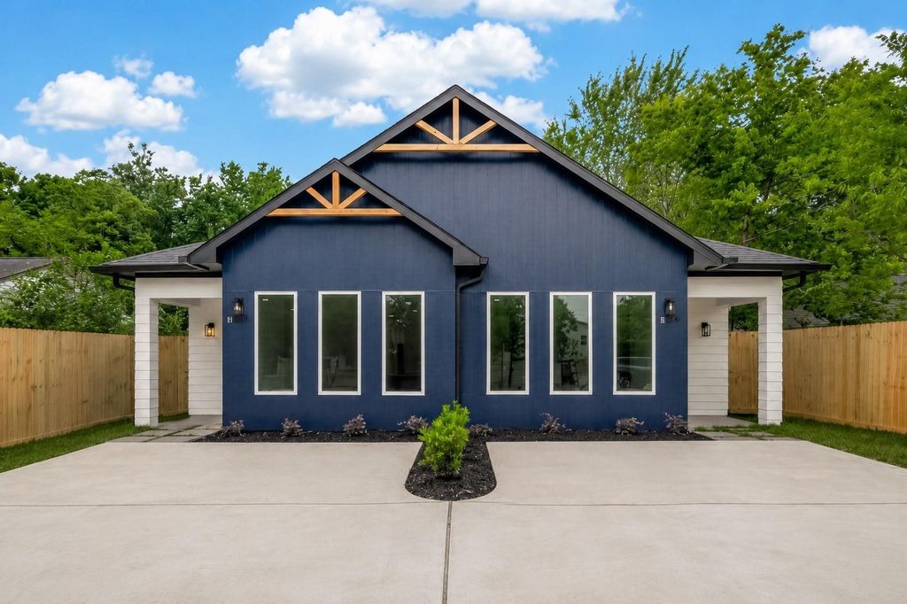 8214 Woodward Street, Houston, TX 77051