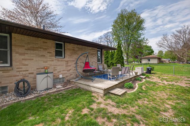 6044 Belmont Avenue NE, Belmont, MI 49306