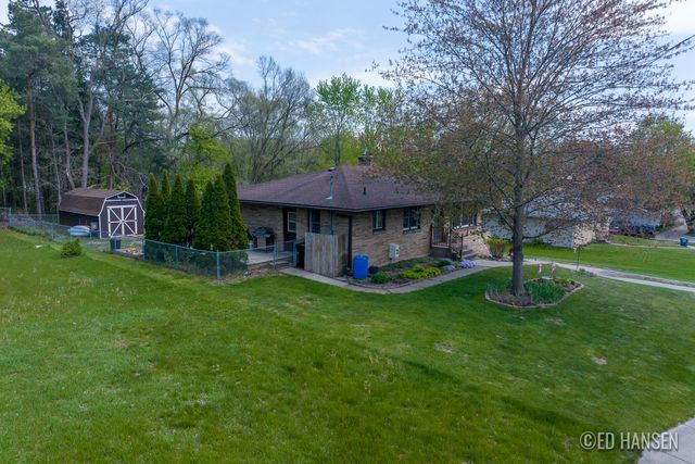 6044 Belmont Avenue NE, Belmont, MI 49306