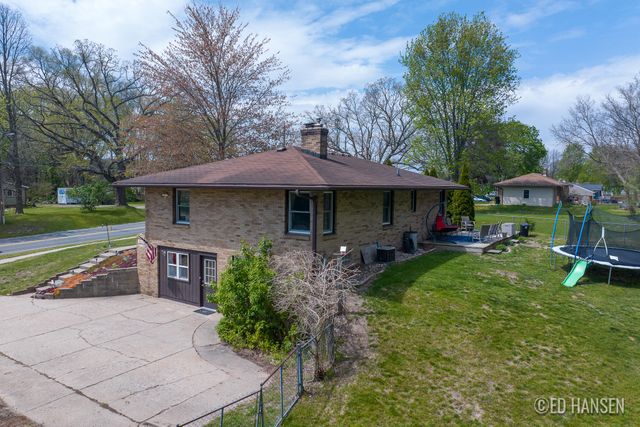 6044 Belmont Avenue NE, Belmont, MI 49306