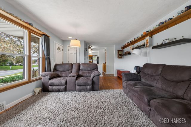 6044 Belmont Avenue NE, Belmont, MI 49306