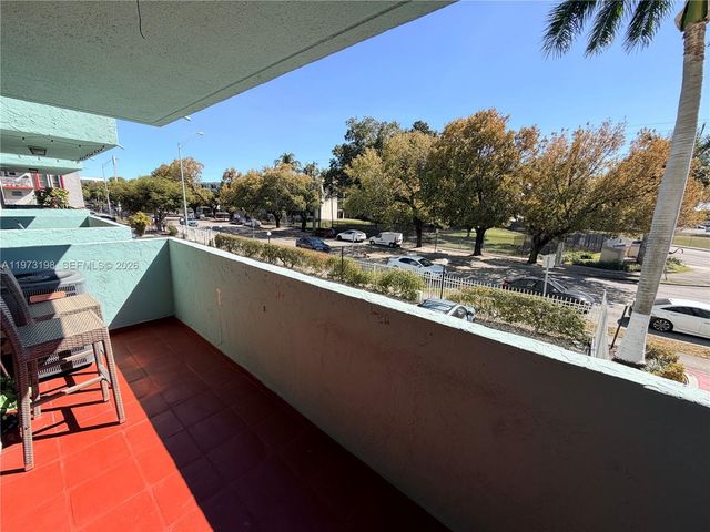 1825 W 44th Pl 206, Hialeah, FL 33012