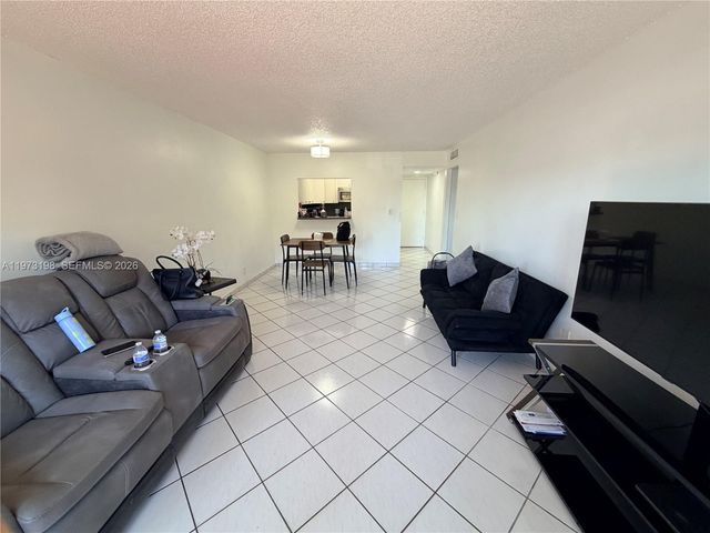 1825 W 44th Pl 206, Hialeah, FL 33012