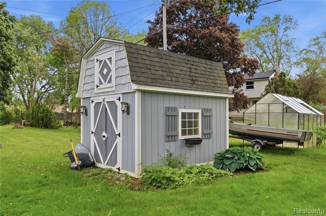 4168 Mccandlish Road, Grand Blanc, MI 48439