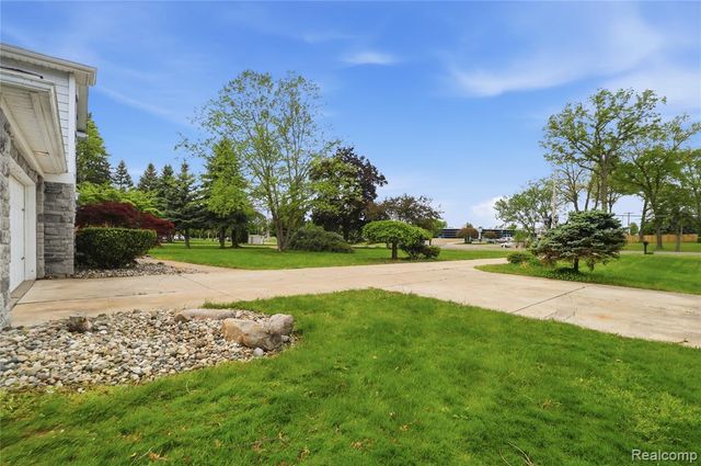 4168 Mccandlish Road, Grand Blanc, MI 48439