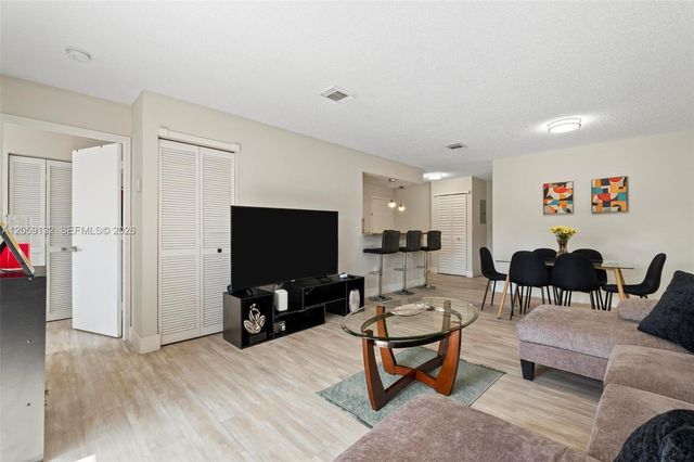 4736 NW 114th Avenue 205, Doral, FL 33178