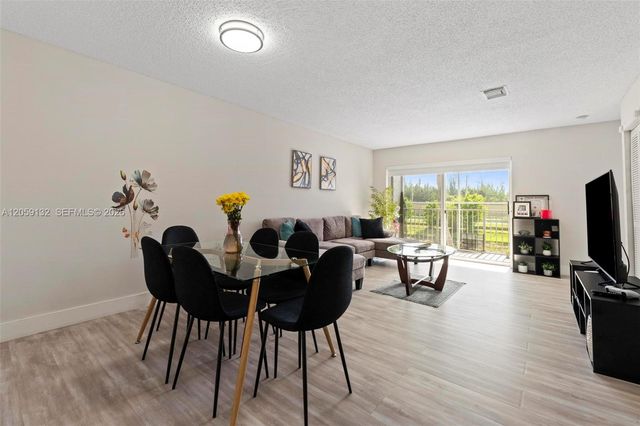 4736 NW 114th Avenue 205, Doral, FL 33178