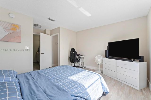 4736 NW 114th Avenue 205, Doral, FL 33178