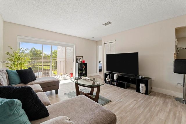 4736 NW 114th Avenue 205, Doral, FL 33178