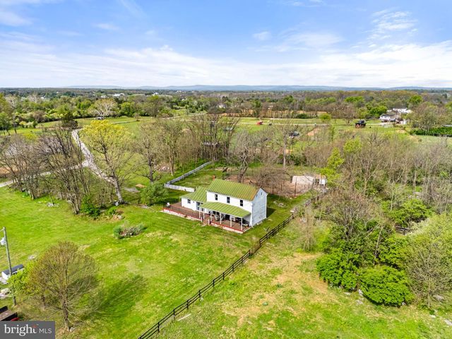 420 RUSSELL RD, Berryville, VA 22611