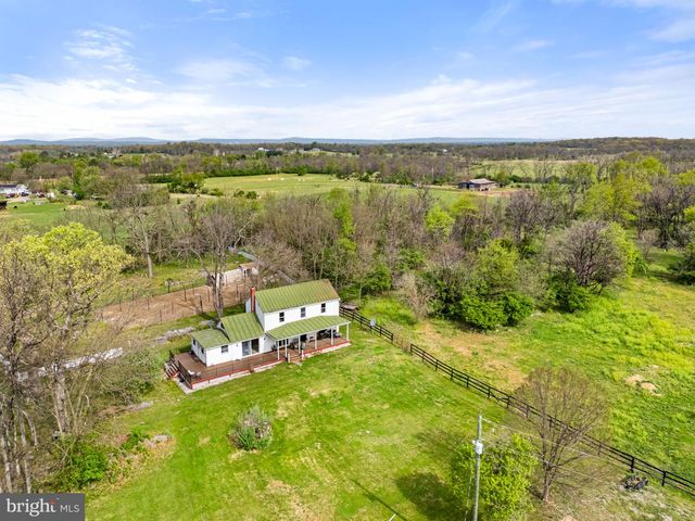 420 RUSSELL RD, Berryville, VA 22611