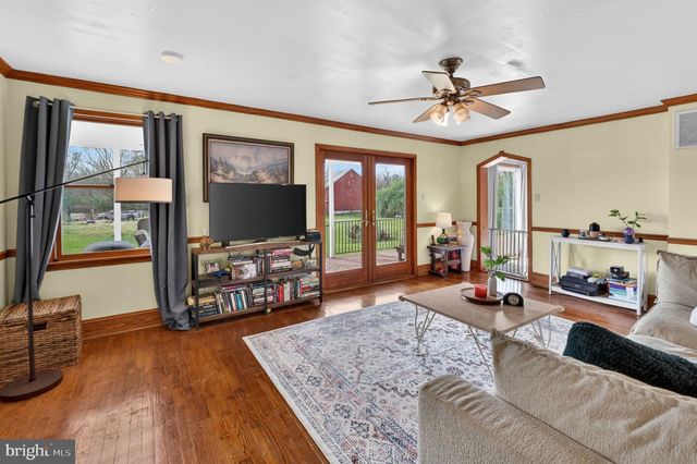 420 RUSSELL RD, Berryville, VA 22611