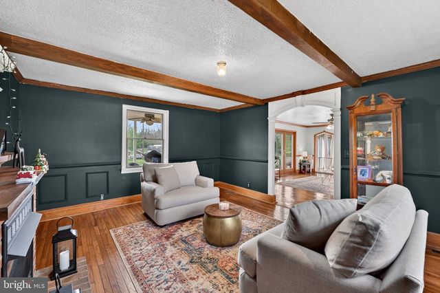 420 RUSSELL RD, Berryville, VA 22611