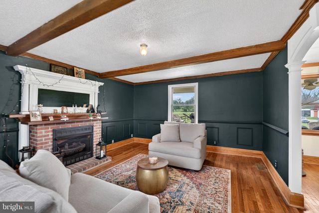 420 RUSSELL RD, Berryville, VA 22611