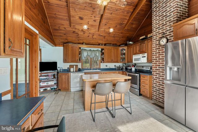 420 RUSSELL RD, Berryville, VA 22611
