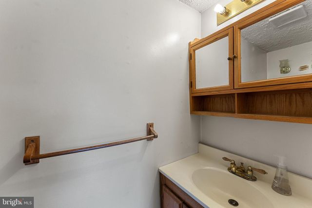 420 RUSSELL RD, Berryville, VA 22611